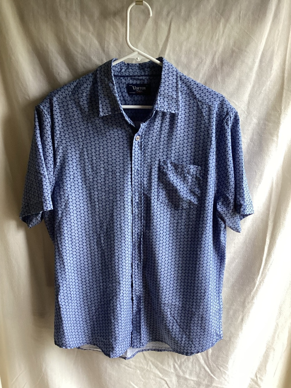 Men’s Short-Sleeve Blue Patterned Button-Up Shirt
